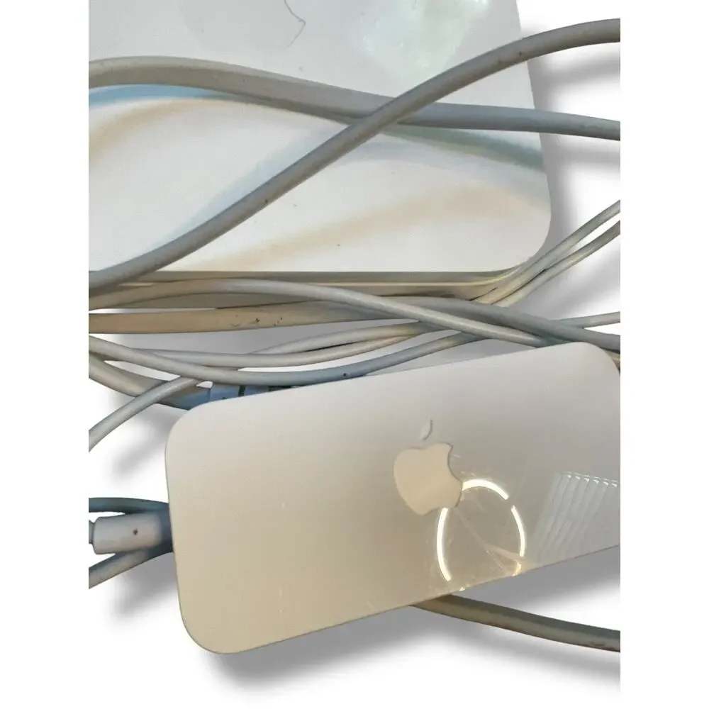Apple AirPort Extreme A1408 5th Gen WiFi Base Station Dual Band Router White